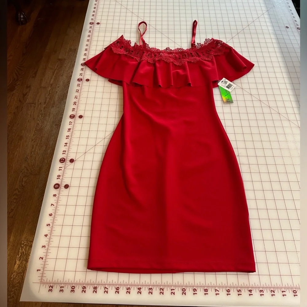 BCX size 3 NWT fiery red bodycon lace dress